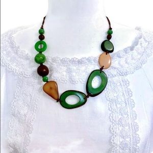 Adjustable Tagua Nut Necklace Set in Green